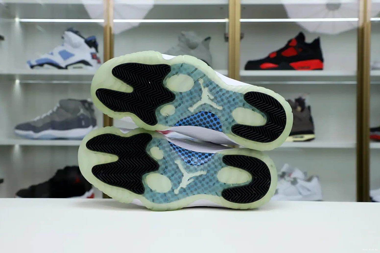 AIR JORDAN RETRO Kimikick LOW 11 BLUE LEGEND 0718